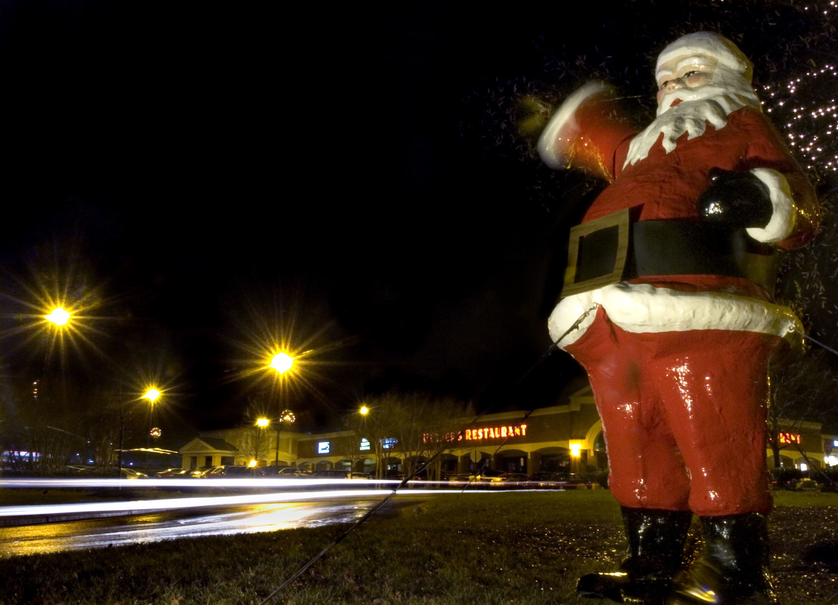 Waving Santa 2008